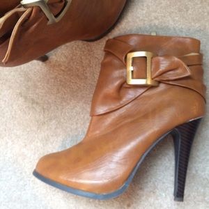 Light Brown/ Tan Bootie Boots